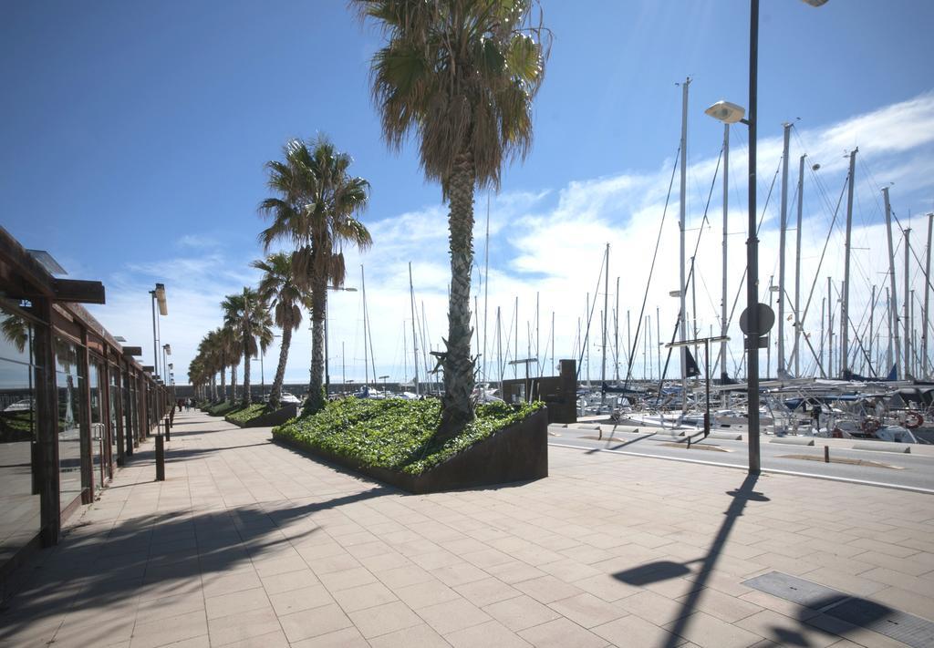 Hostal Badalona Bagian luar foto