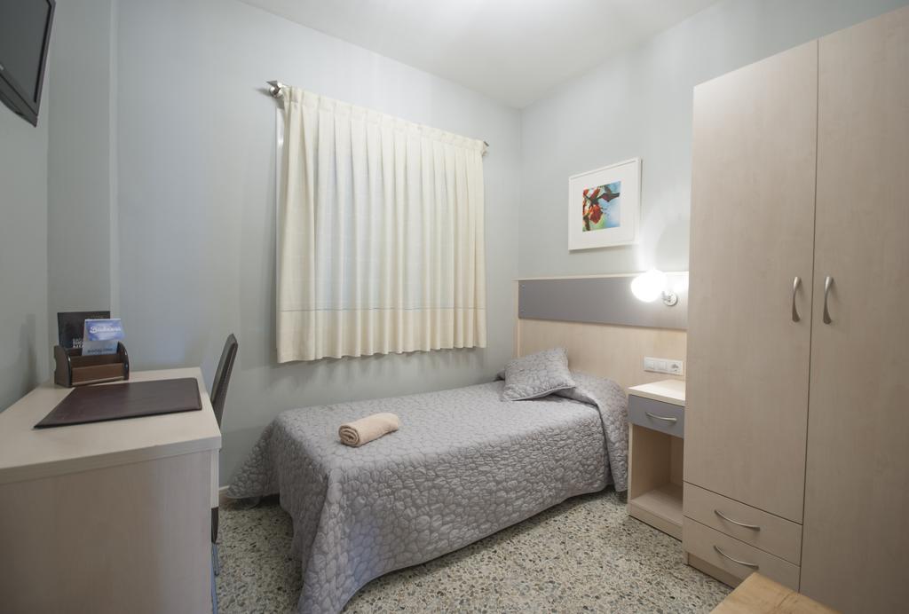 Hostal Badalona Ruang foto