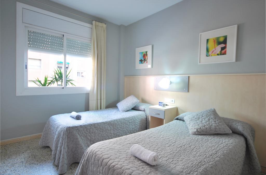 Hostal Badalona Ruang foto