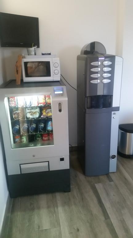Hostal Badalona Bagian luar foto
