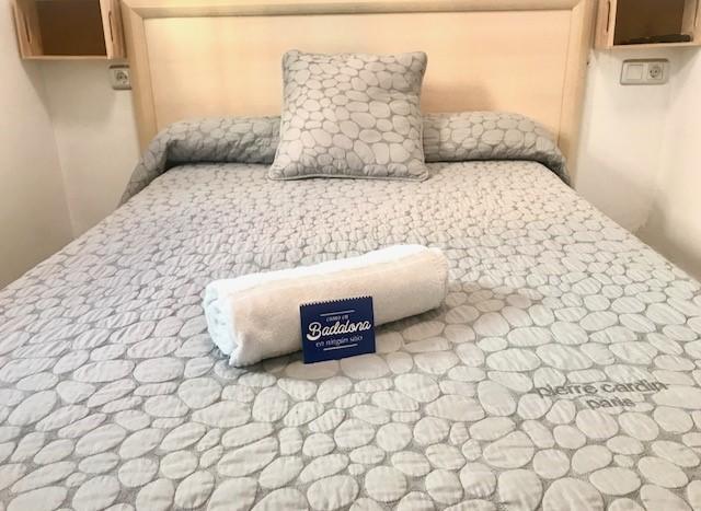 Hostal Badalona Bagian luar foto