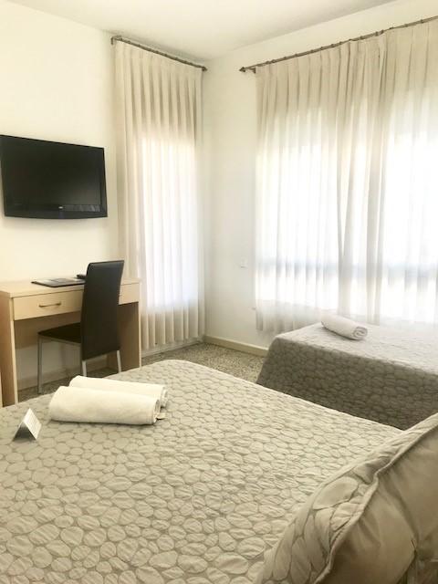 Hostal Badalona Bagian luar foto