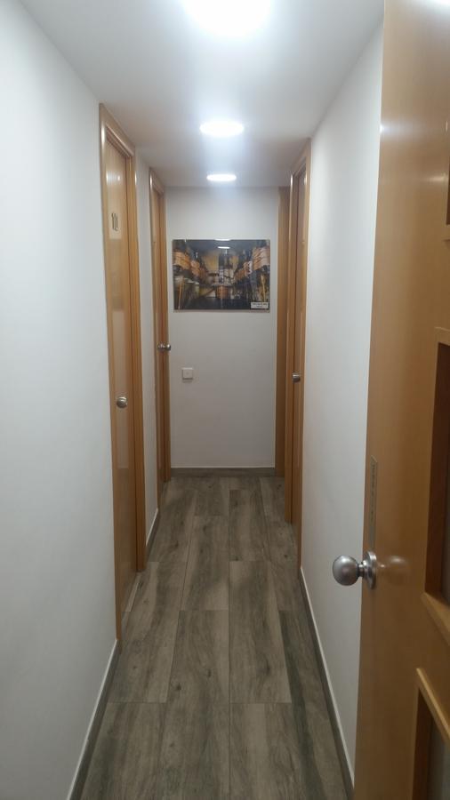 Hostal Badalona Bagian luar foto
