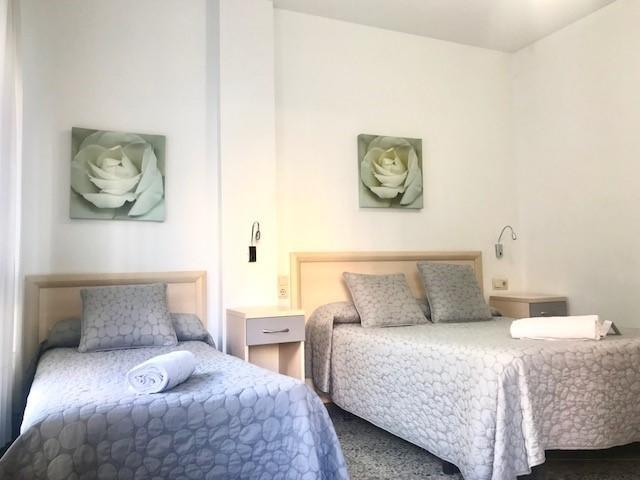 Hostal Badalona Bagian luar foto